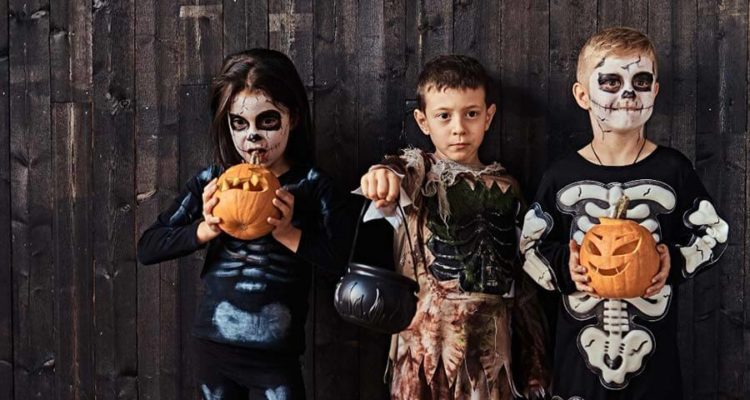 Halloween Costume Trends For 2023: 10 Cheap And Easy Last Minute HALLOWEEN Costumes